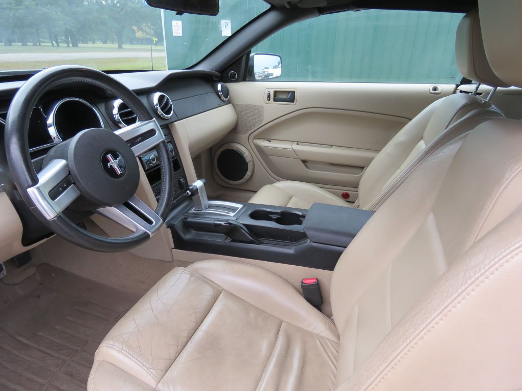 2005 Ford Mustang Image 11