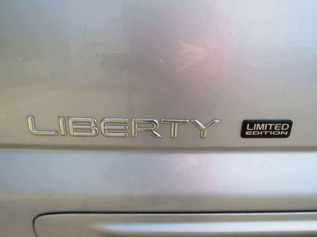 2003 Jeep Liberty Image 11