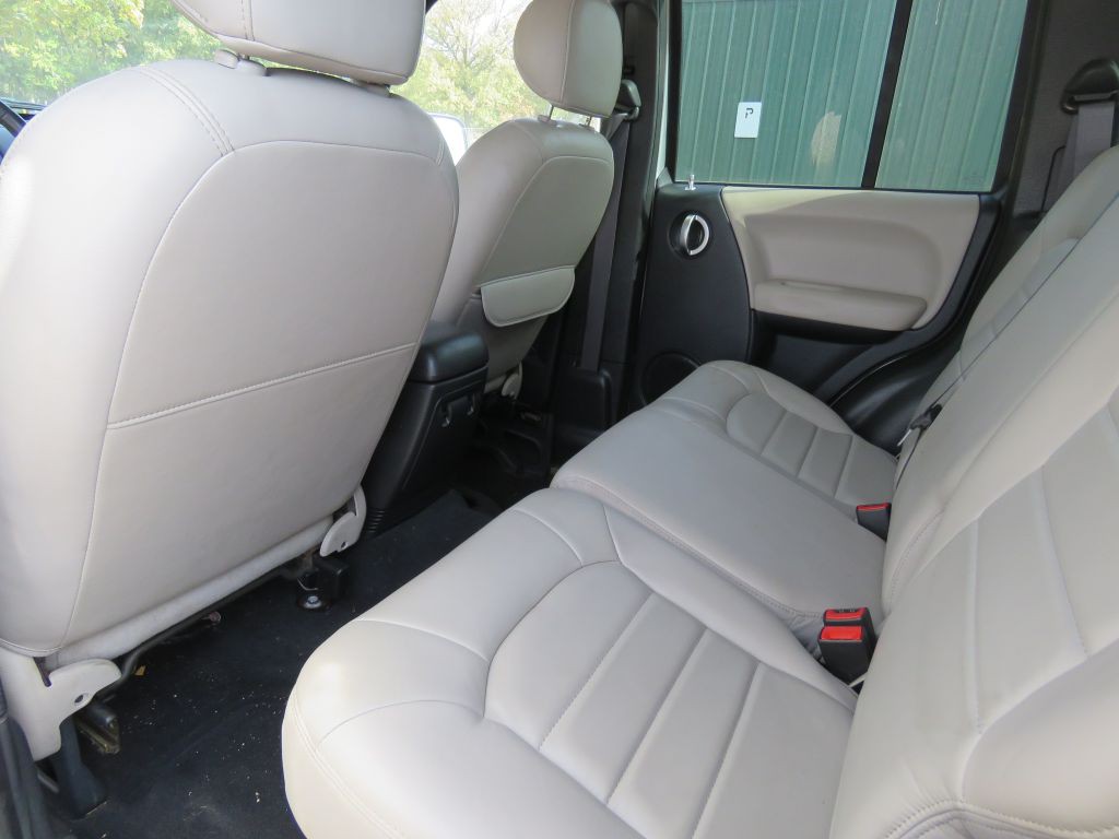 2003 Jeep Liberty Image 13