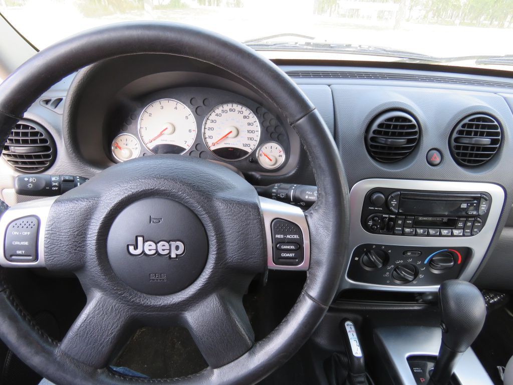 2003 Jeep Liberty Image 15