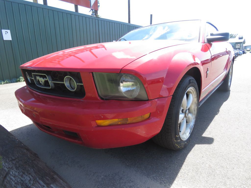 2007 Ford Mustang Image 2