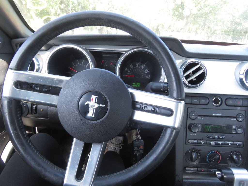2007 Ford Mustang Image 10