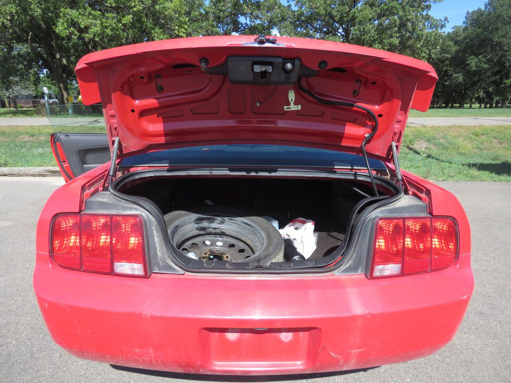 2007 Ford Mustang Image 12