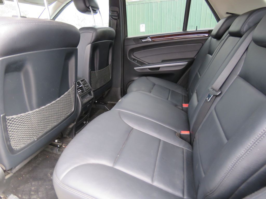 2010 Mercedes-Benz M-Class Image 11