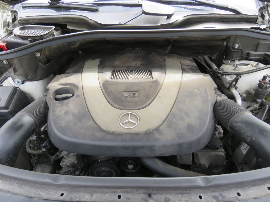 2010 Mercedes-Benz M-Class Image 12