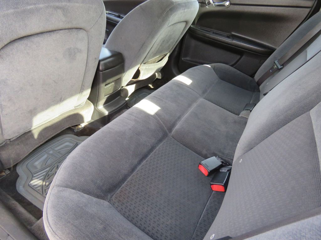 2011 Chevrolet Impala Image 10