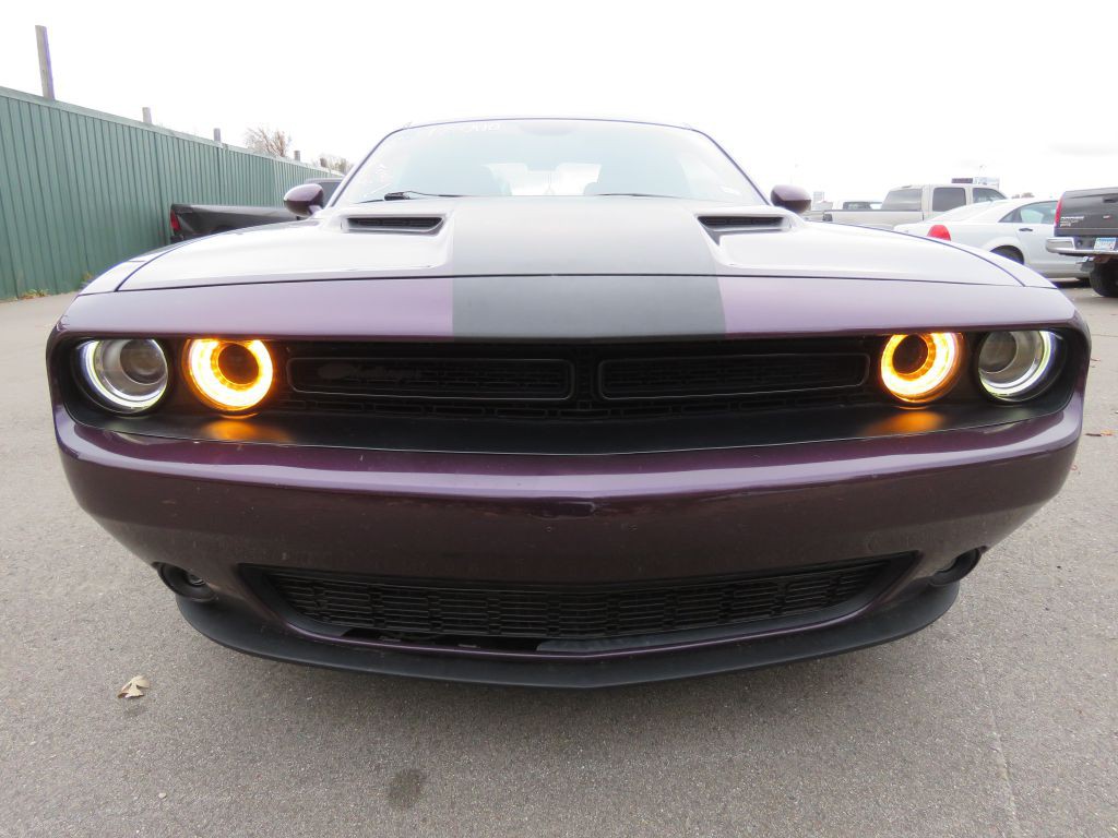 2021 Dodge Challenger Image 3