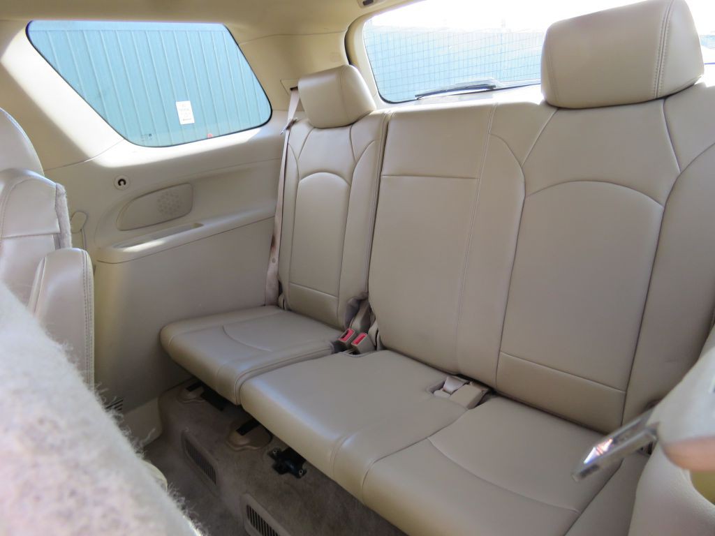 2009 Saturn Outlook Image 11