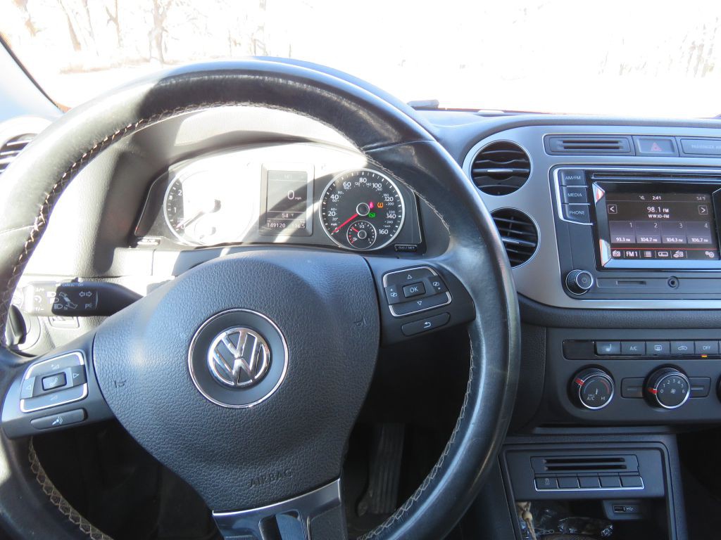 2016 Volkswagen Tiguan Image 12