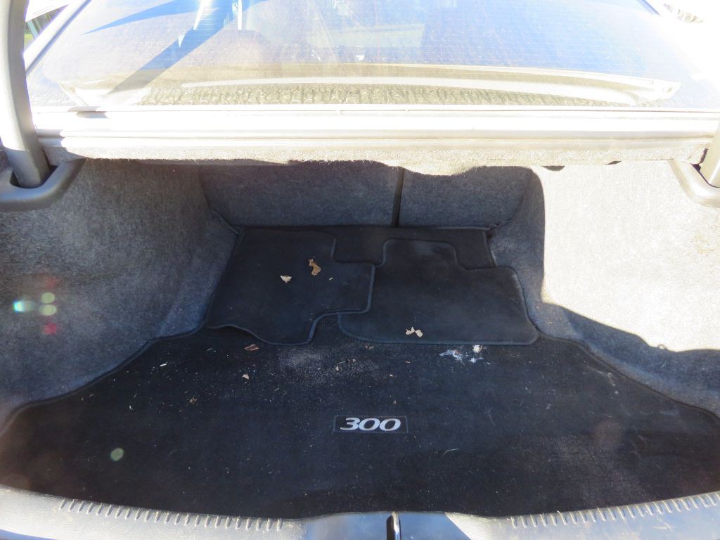 2014 Chrysler 300 Image 10