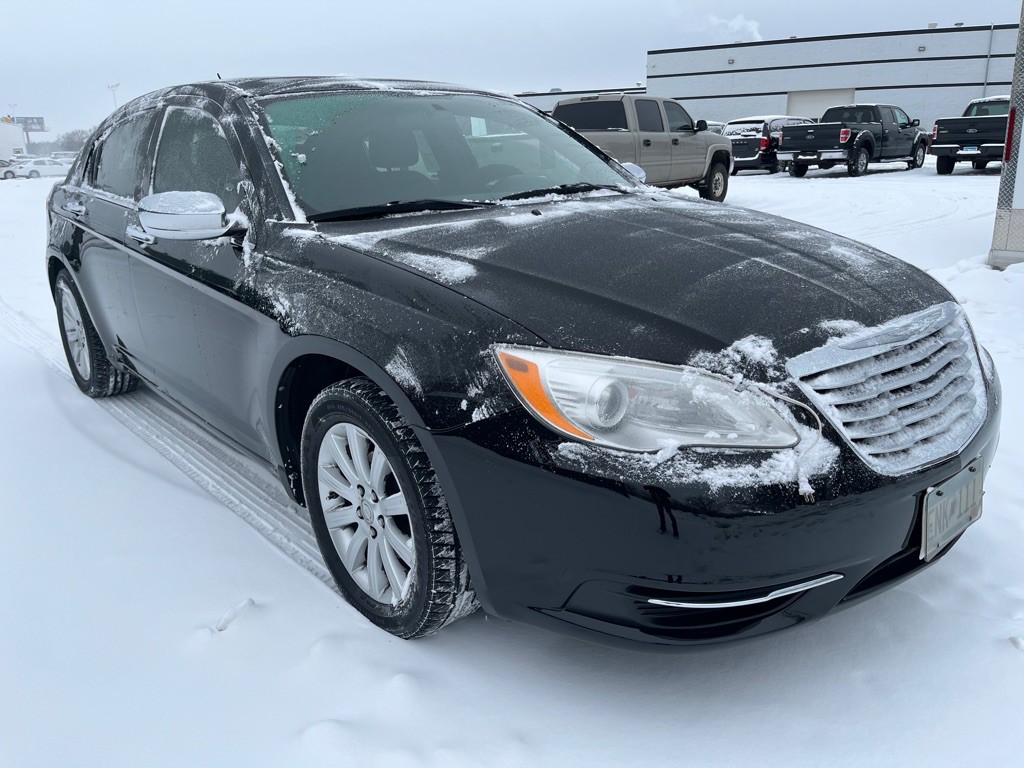 2013 Chrysler 200 Image 4