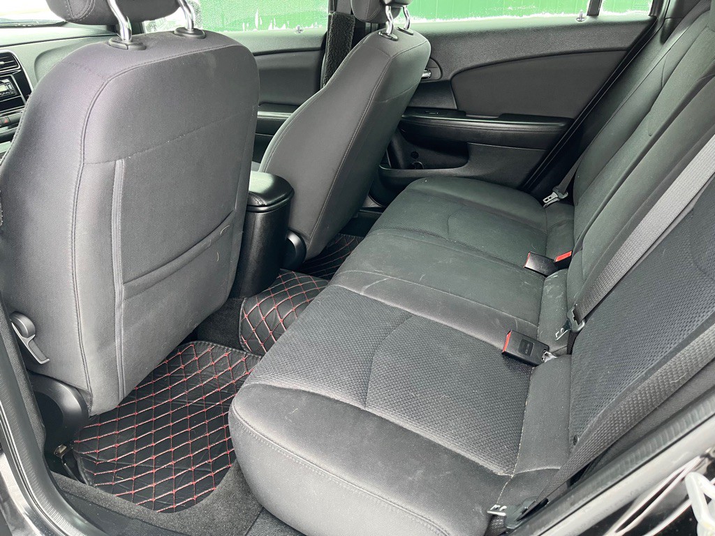 2013 Chrysler 200 Image 13