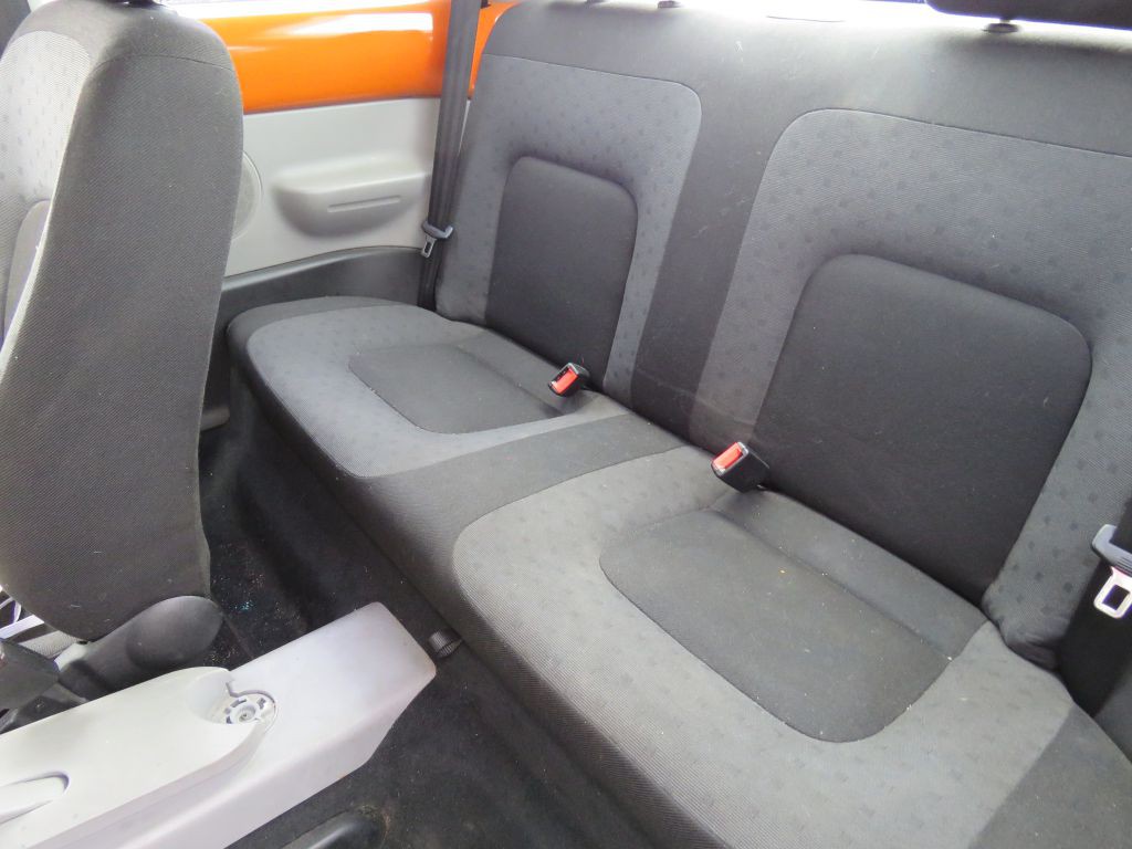 1998 Volkswagen Beetle Image 10