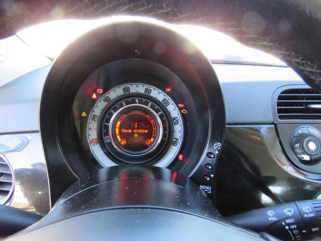 2013 FIAT 500 Image 9