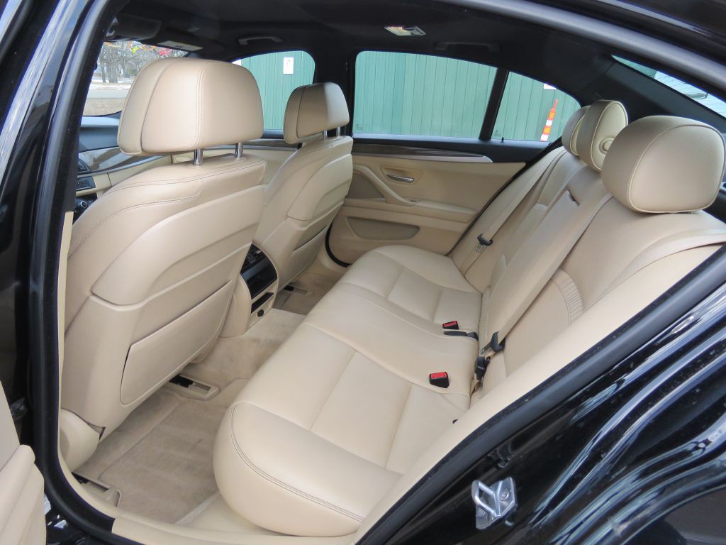 2014 BMW 5 Series Image 11