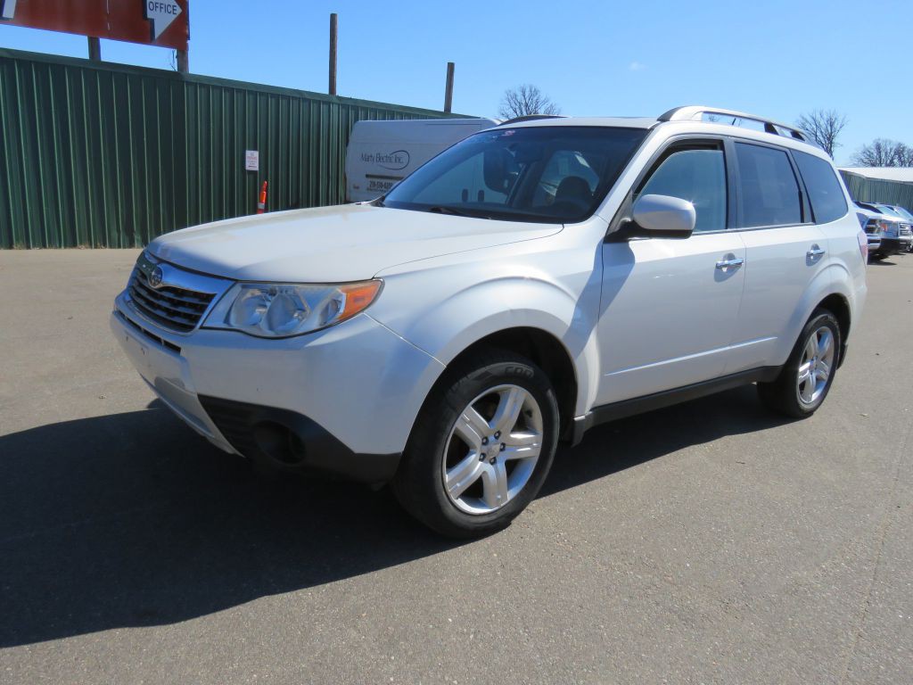2010 Subaru Forester Image 2