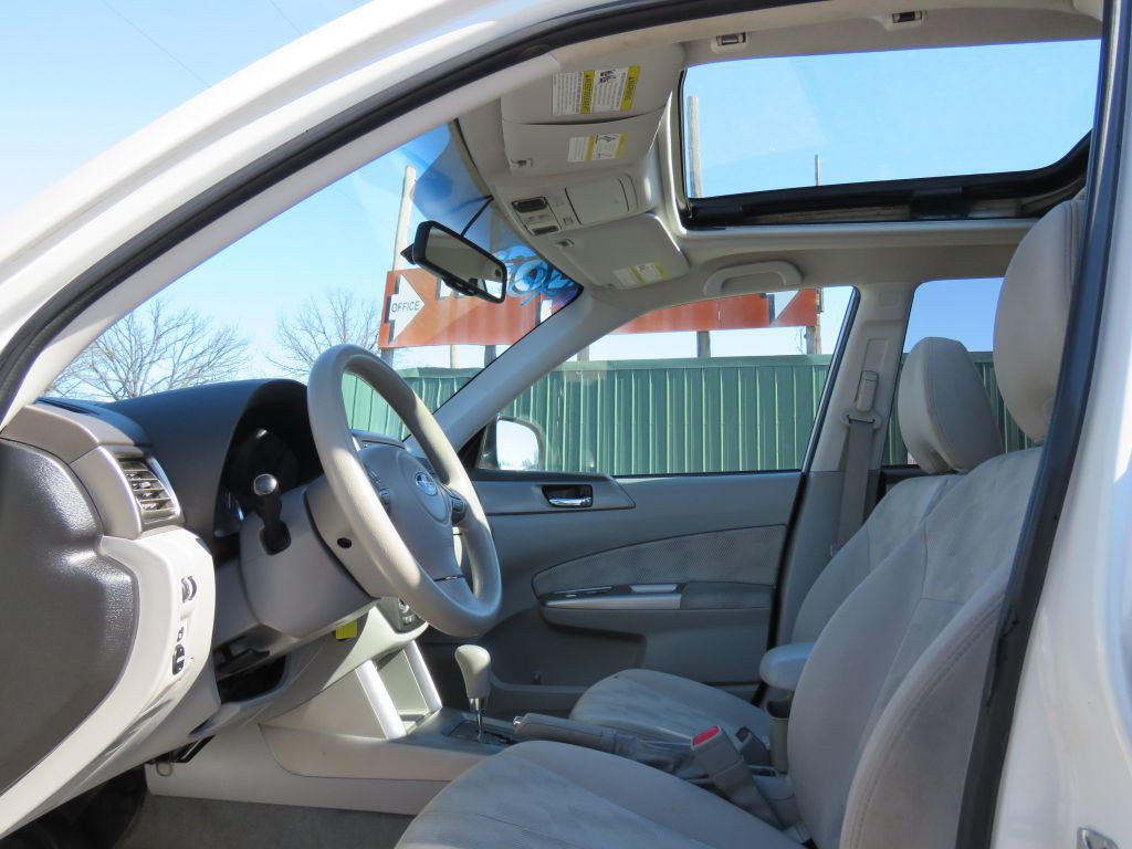 2010 Subaru Forester Image 9