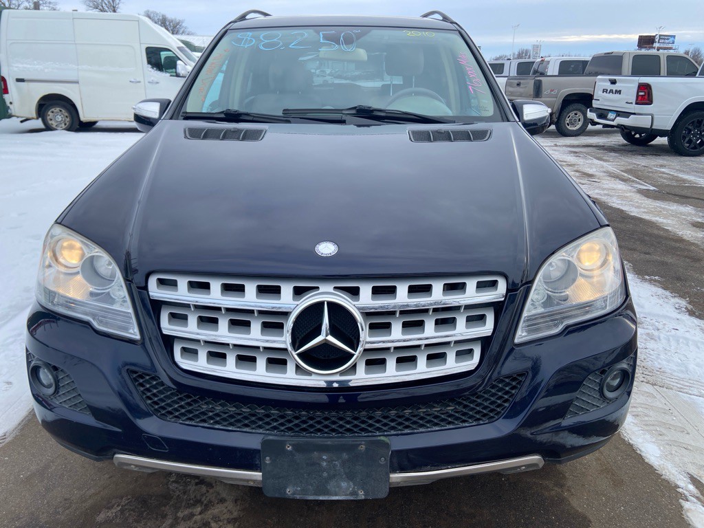 2010 Mercedes-Benz M-Class Image 3