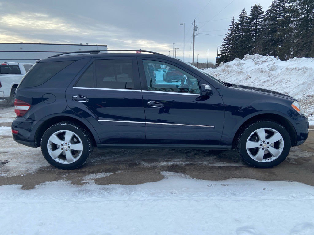 2010 Mercedes-Benz M-Class Image 5