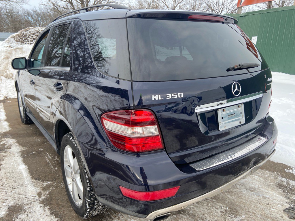 2010 Mercedes-Benz M-Class Image 8