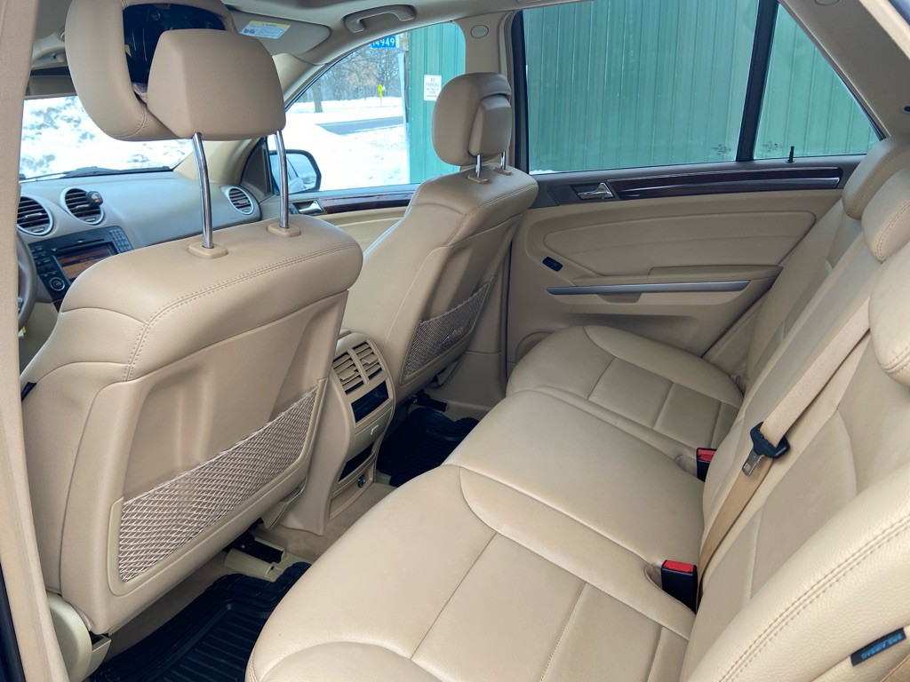 2010 Mercedes-Benz M-Class Image 10