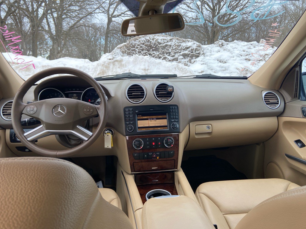 2010 Mercedes-Benz M-Class Image 10
