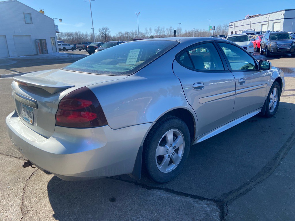 2007 Pontiac Grand Prix Image 5
