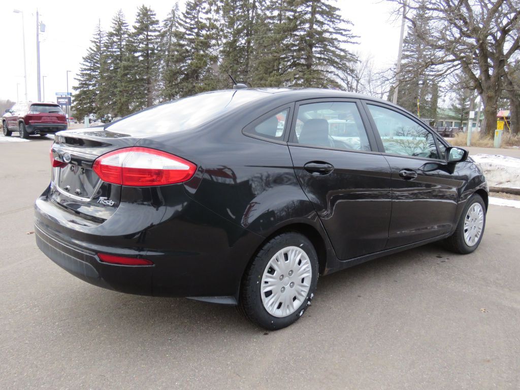 2014 Ford Fiesta Image 6