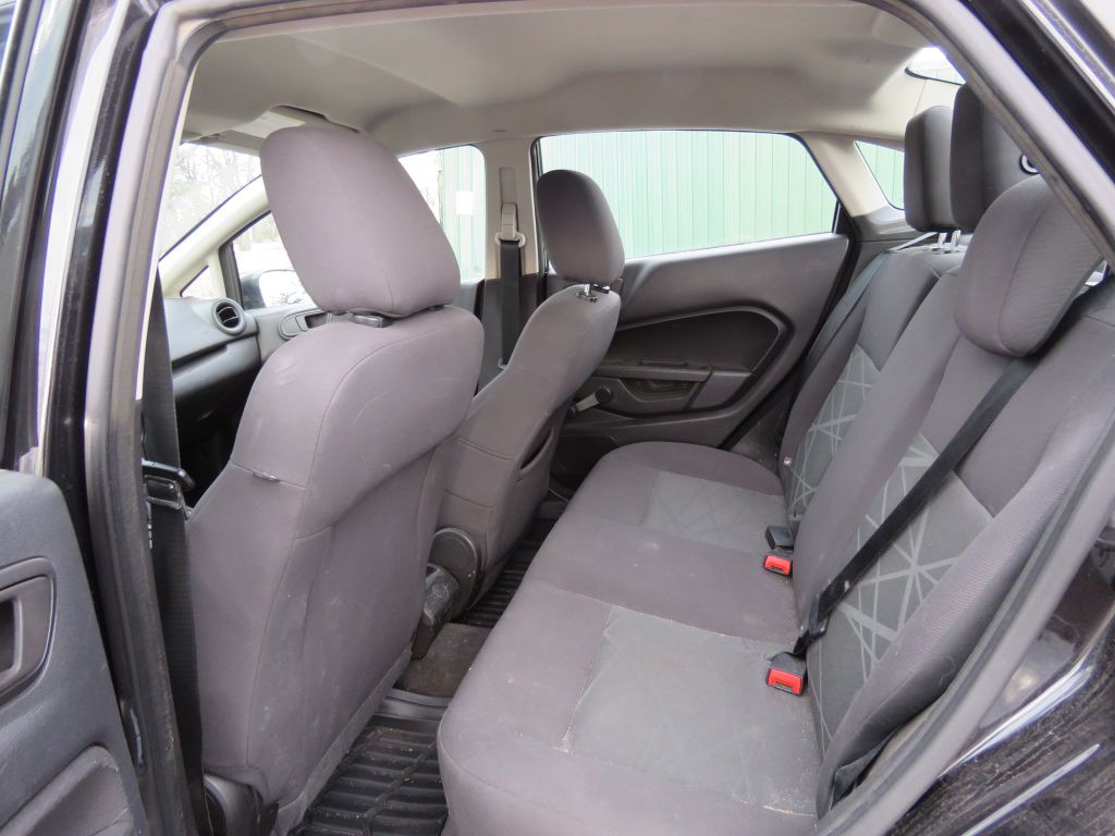 2014 Ford Fiesta Image 10