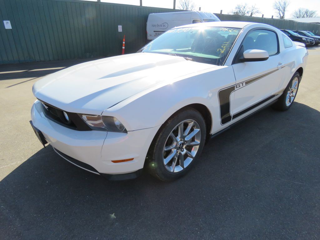 2011 Ford Mustang Image 2