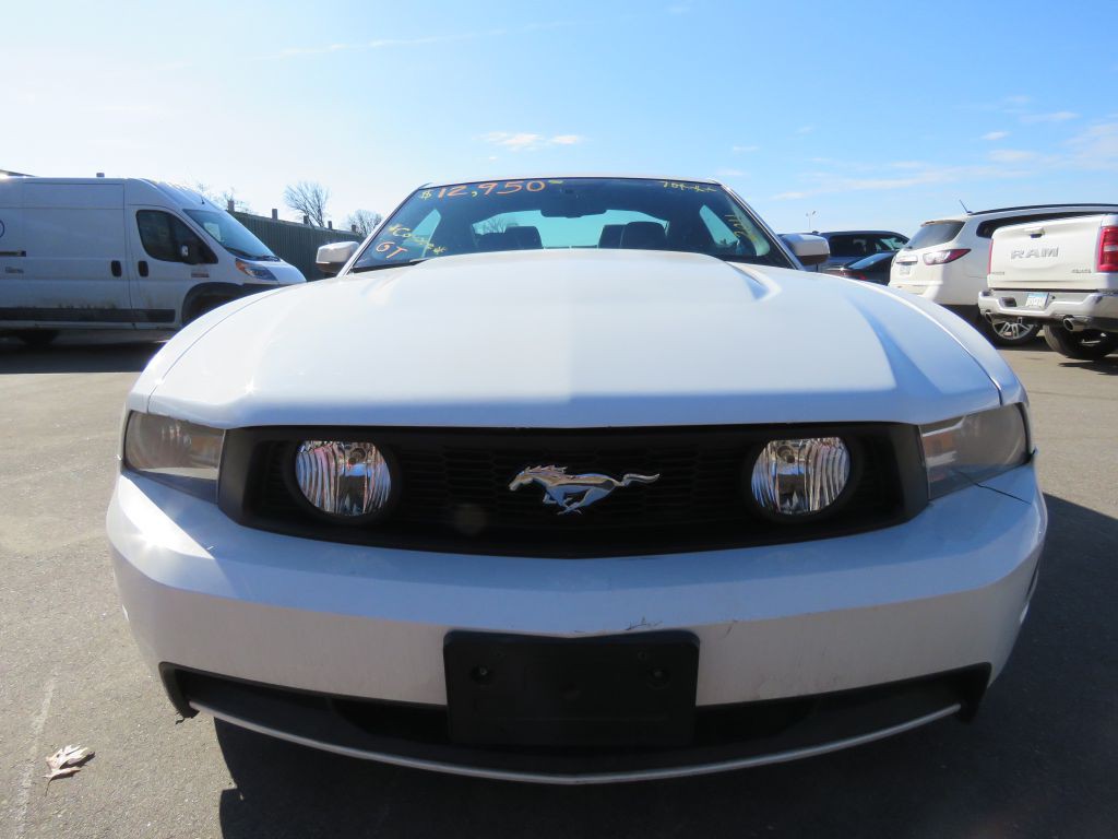 2011 Ford Mustang Image 3
