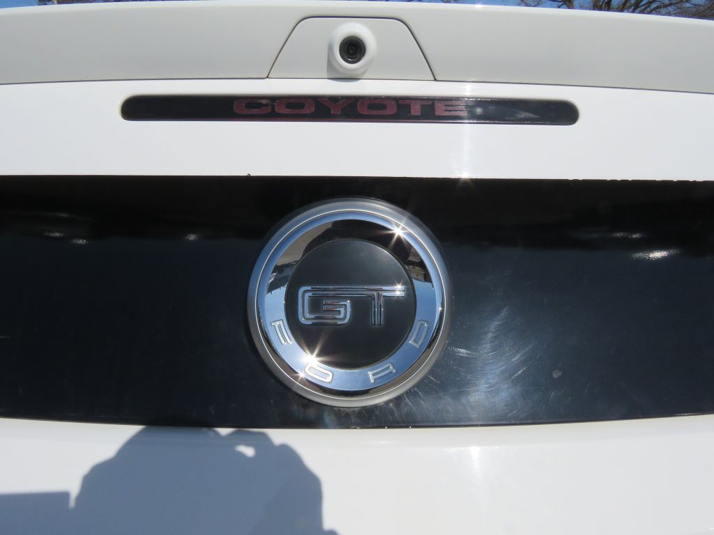 2011 Ford Mustang Image 9