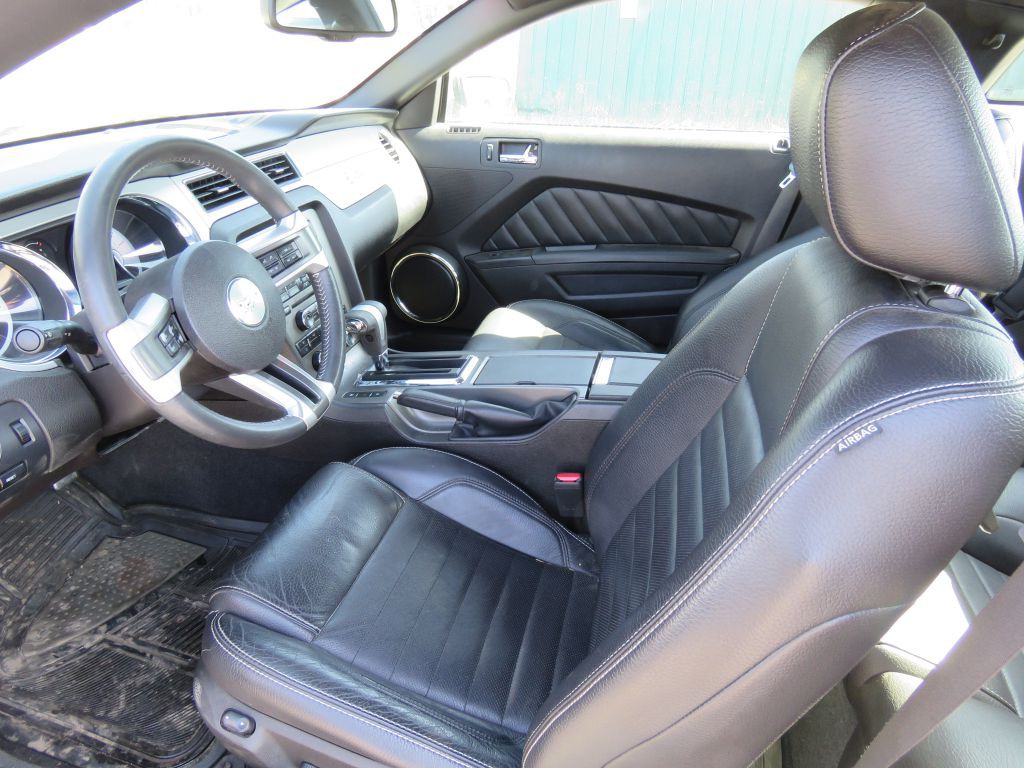 2011 Ford Mustang Image 10