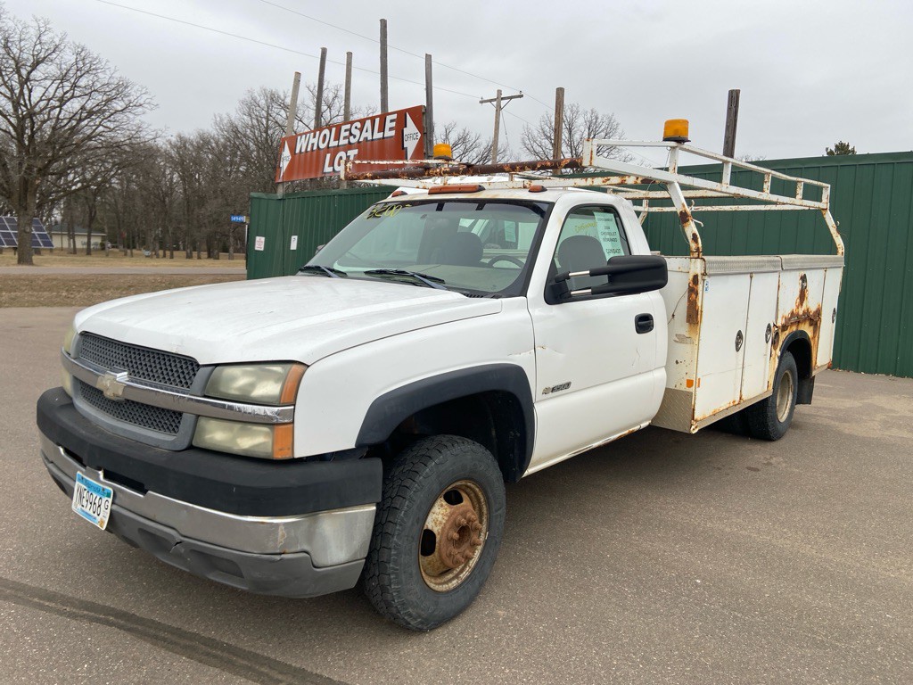 2004 Chevrolet Silverado 1500 Image 1