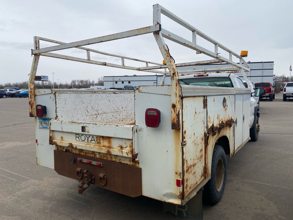 2004 Chevrolet Silverado 1500 Image 3