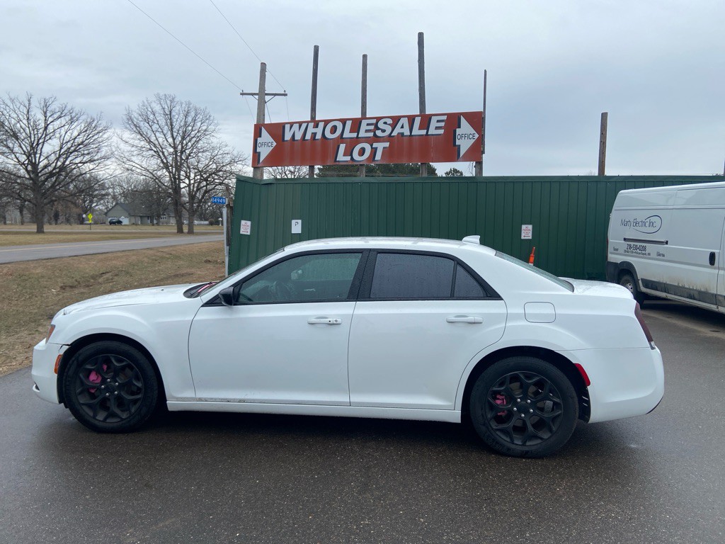 2016 Chrysler 300 Image 1