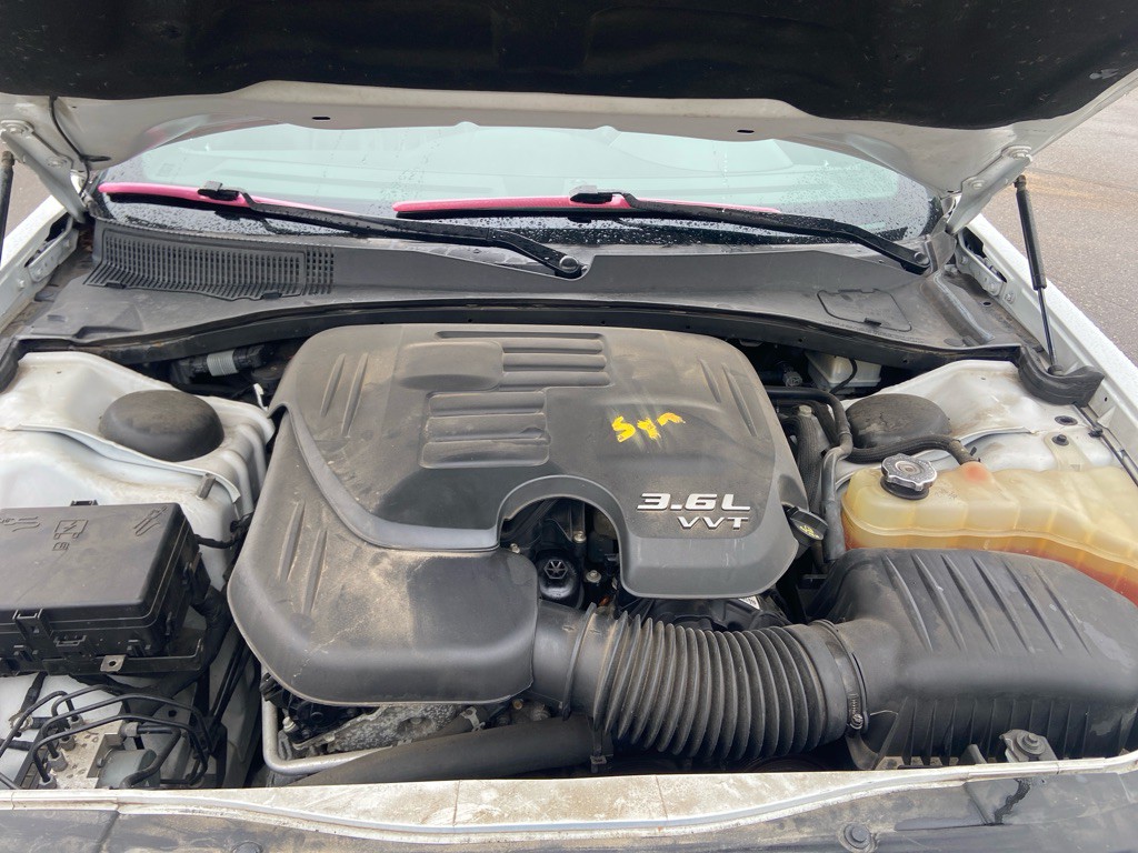 2016 Chrysler 300 Image 14