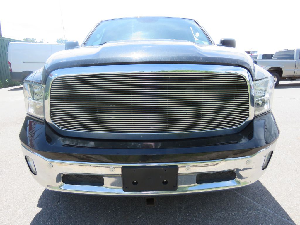 2017 RAM 1500 Image 3