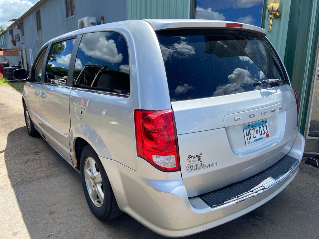 2012 Dodge Grand Caravan Image 2