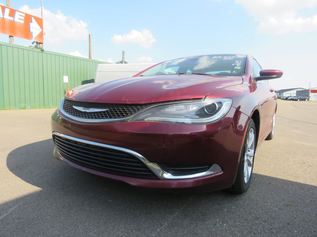 2015 Chrysler 200 Image 2