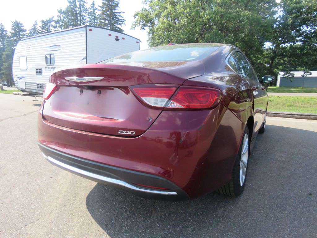 2015 Chrysler 200 Image 6