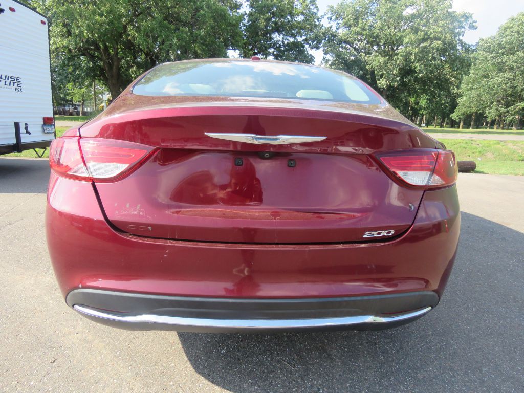 2015 Chrysler 200 Image 7