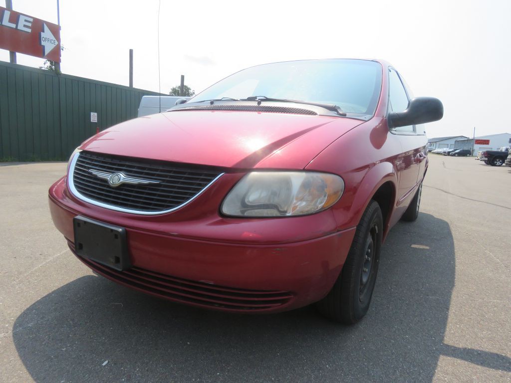 2002 Chrysler Town & Country Image 2