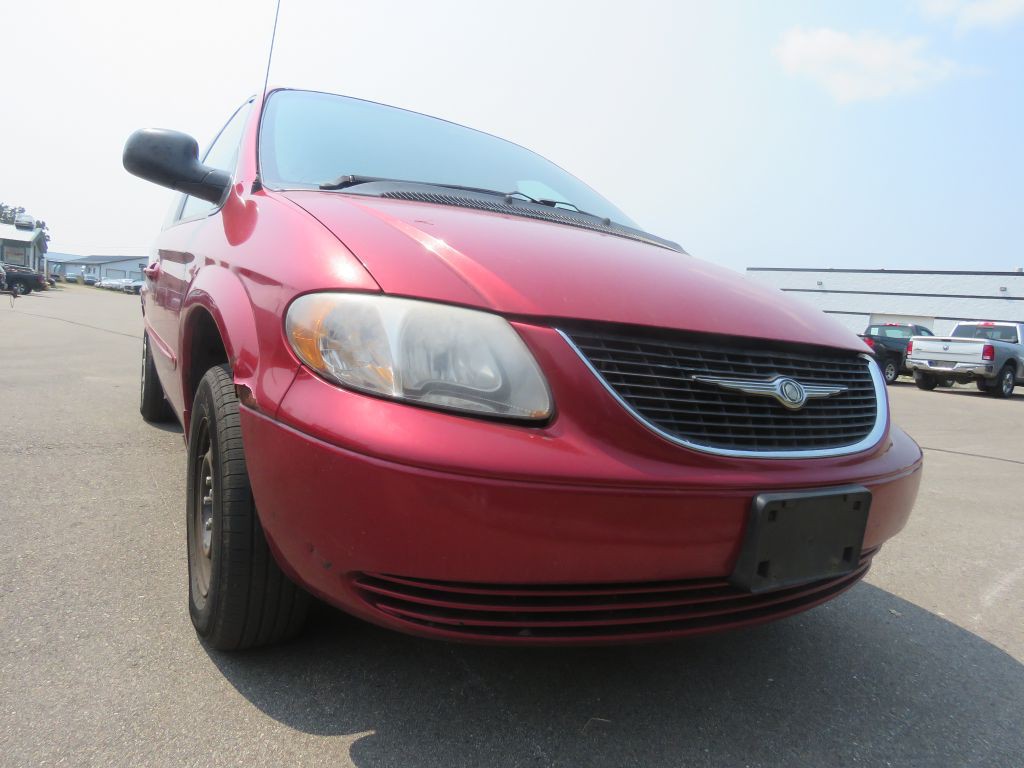 2002 Chrysler Town & Country Image 4