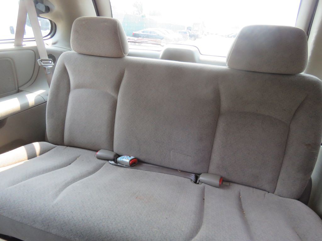 2002 Chrysler Town & Country Image 12