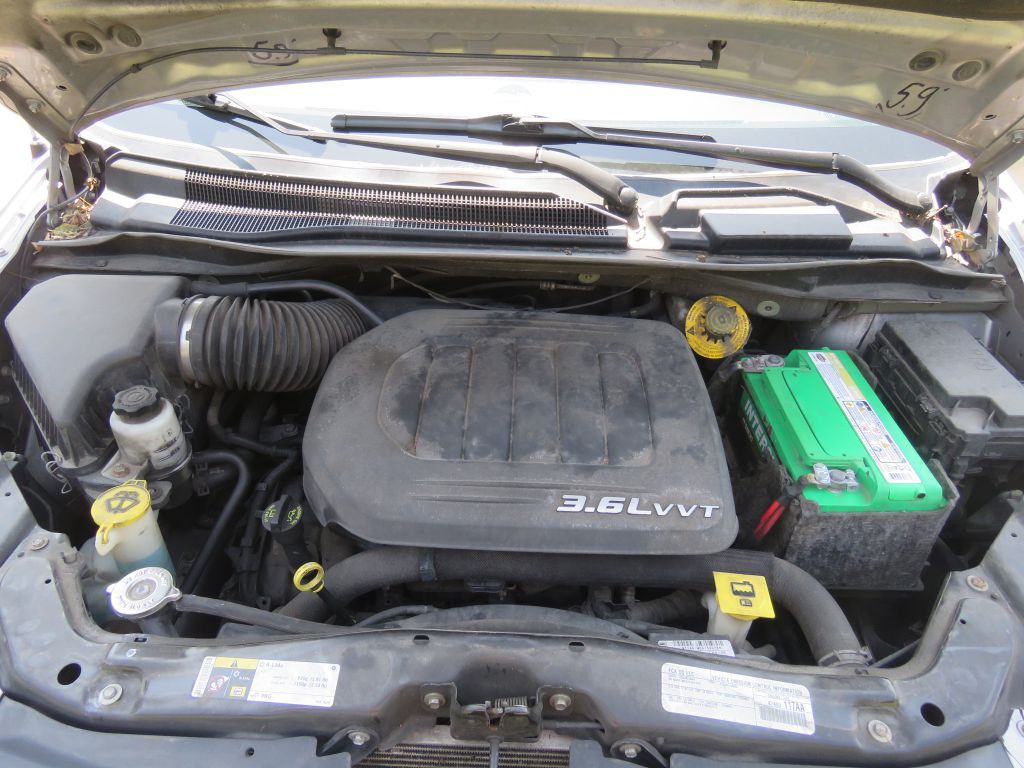 2015 Chrysler Town & Country Image 14