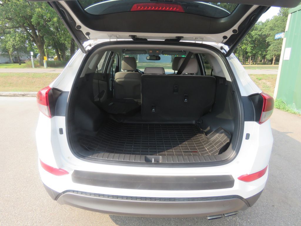 2016 Hyundai Tucson Image 11