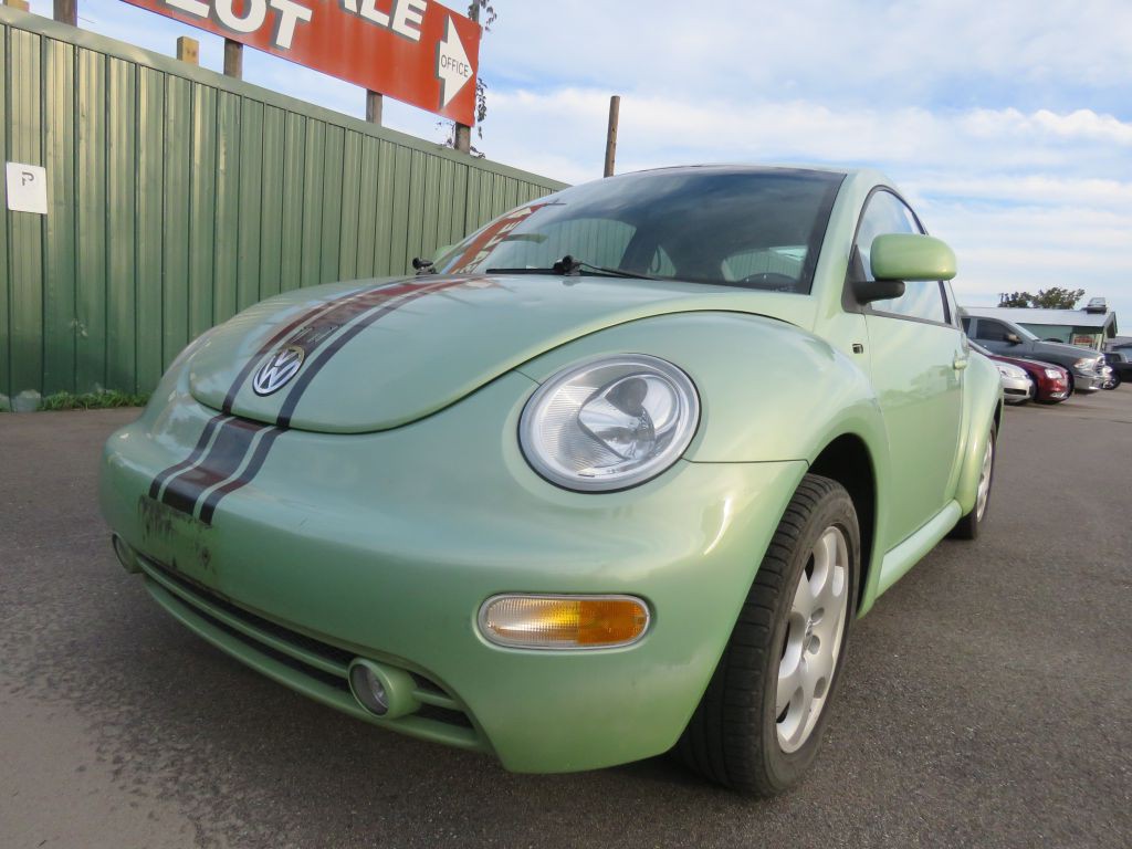 2000 Volkswagen Beetle Image 2