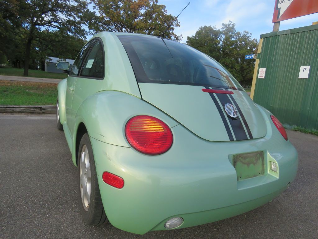 2000 Volkswagen Beetle Image 8