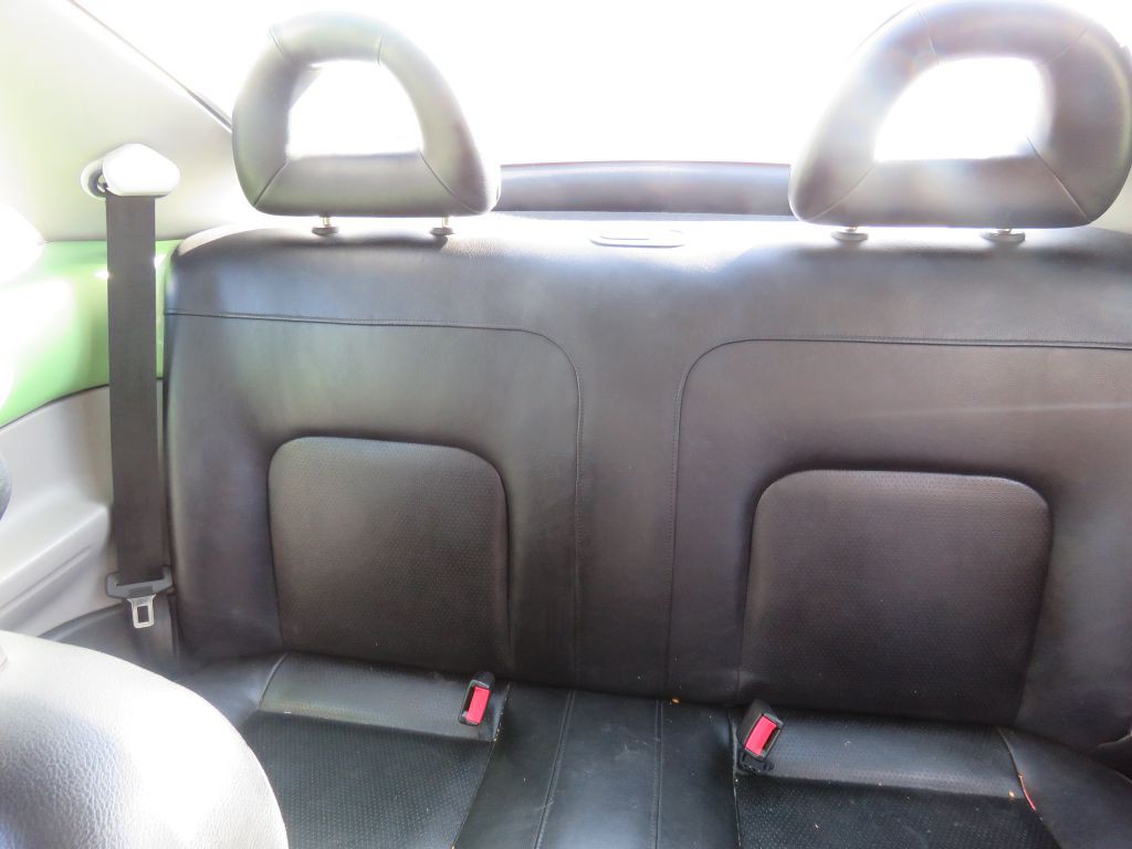 2000 Volkswagen Beetle Image 11
